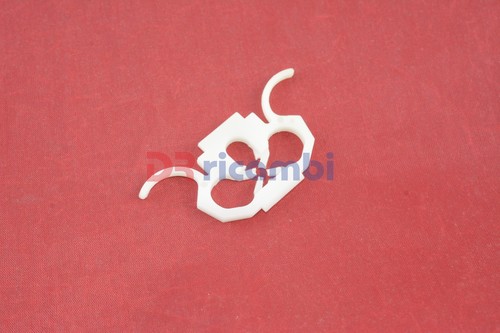 Front fender mounting clip - fender,